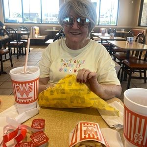 Meet your Posher, Linda